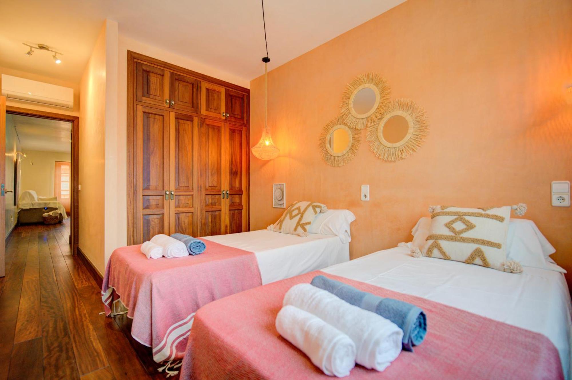 Villa Casa Boutique Xalam " Piscina Climatizada, Jacuzzi, Billar " Sant Lluís Esterno foto